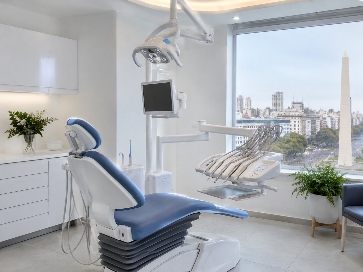 Control odontológico y diagnóstico en consultorio moderno